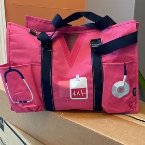 Large tote w/pockets in front and back Net side holder pockets,Top inside zipper